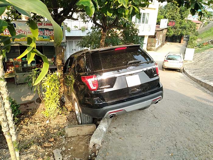 Cứu hộ giao thông Nguyễn Văn Cừ