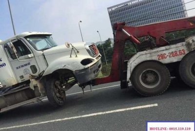 cuu-ho-xe-cong-va-mec-tai-nan-dai-lo-thang-long