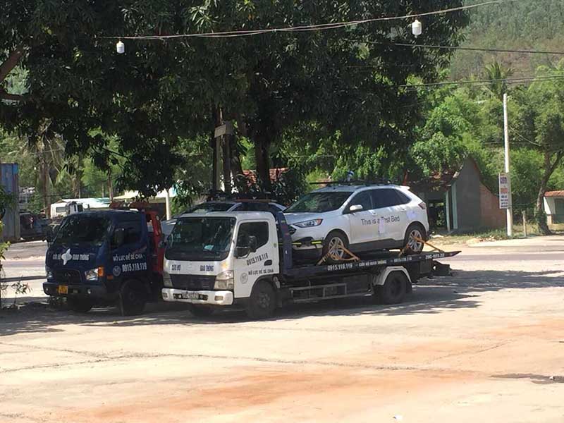 Đội ngũ xe cứu hộ của Trung tâm cứu hộ 119 được điều động đến hiện trường
