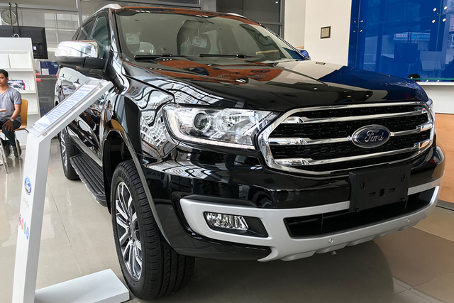 ngoai-that-ford-everest-