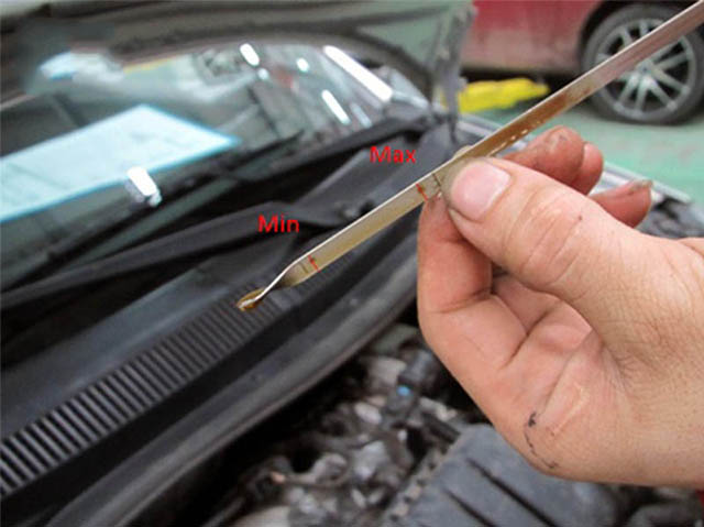 Cách kiểm tra dầu hộp số xe ô tô chuẩn nhất