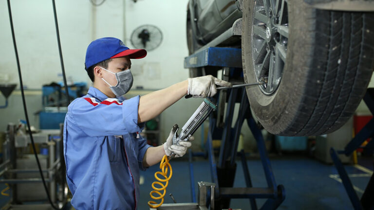 Định kỳ bảo dưỡng ô tô là hoạt động quan trọng và cần thiết
