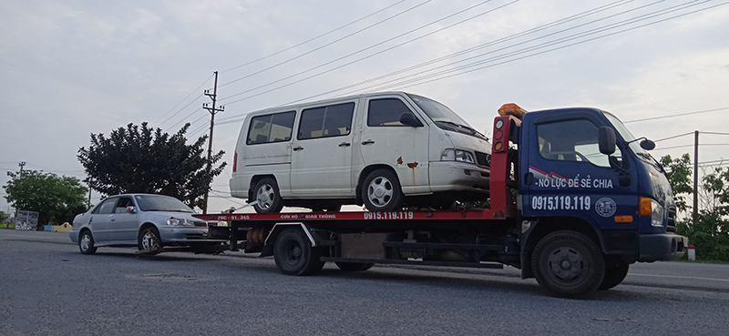 Cứu hộ cao tốc là dịch vụ hỗ trợ nhanh các phương tiện gặp sự cố hoặc tai nạn khi đang lưu thông trên đường cao tốc