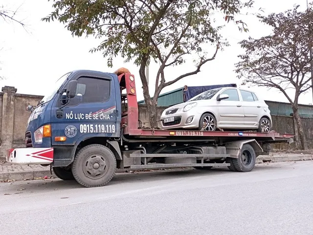 Cứu hộ ô tô Cầu Giấy nhanh 24/7, giá hợp lý