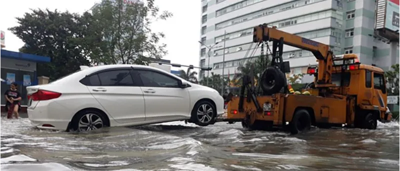 Vận chuyển xe gặp sự cố về gara khu vực Cầu Giấy