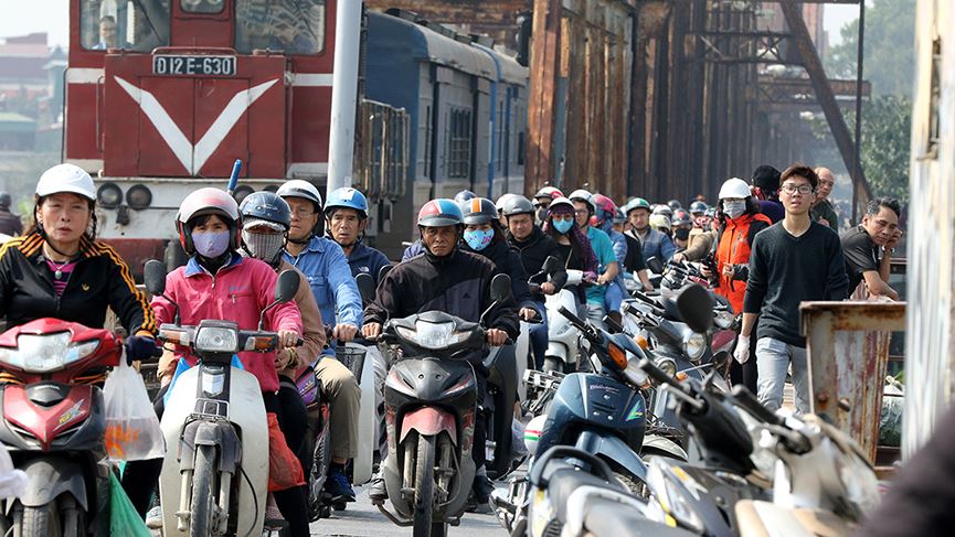 Cầu Long Biên: Điểm nghẽn huyết mạch