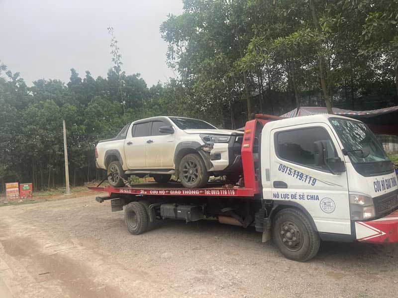 Cứu hộ ô tô bị tai nạn