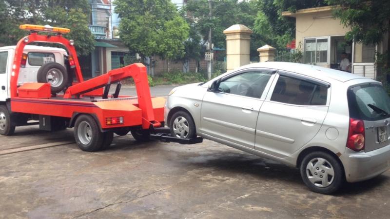 Trong trường hợp xe hỏng nặng không thể tự di chuyển, phương tiện của bạn sẽ được cẩu hoặc kéo về gara một cách an toàn.