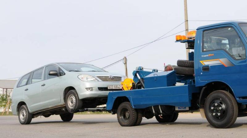 Cứu hộ ô tô đường quốc lộ 1A hỗ trợ kéo xe gặp sự cố về điểm sửa chữa an toàn
